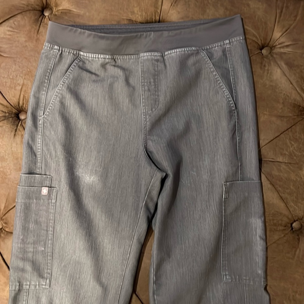 Used Figs scrub pants. Size small